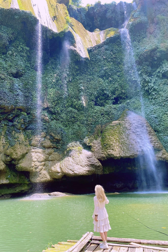 Ngoài thuê thuyền gỗ ngắm cảnh, bạn có thể chèo SUP tại điểm vui chơi ở Mộc Châu cho gia đình