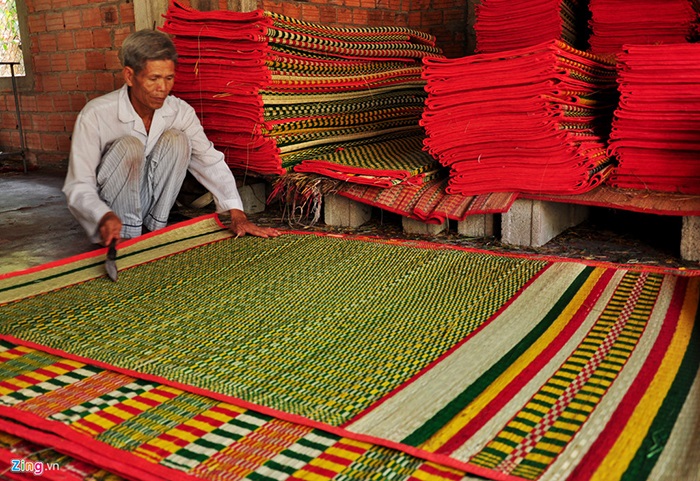 Sản phẩm chiếu cói từ làng nghề chiếu cói Hoài Châu Bắc rất được ưa chuộng