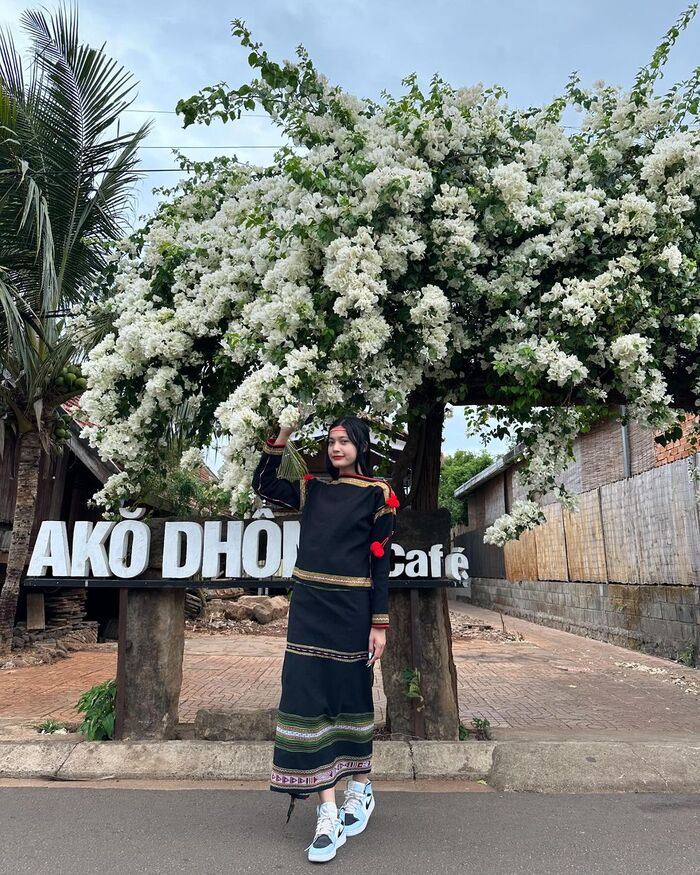 du lịch Buôn Ma Thuột ghé thăm buôn Akô Dhông