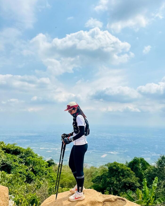 Du lịch mùa hè ở Tây Ninh trải nghiệm trekking núi Bà Đen
