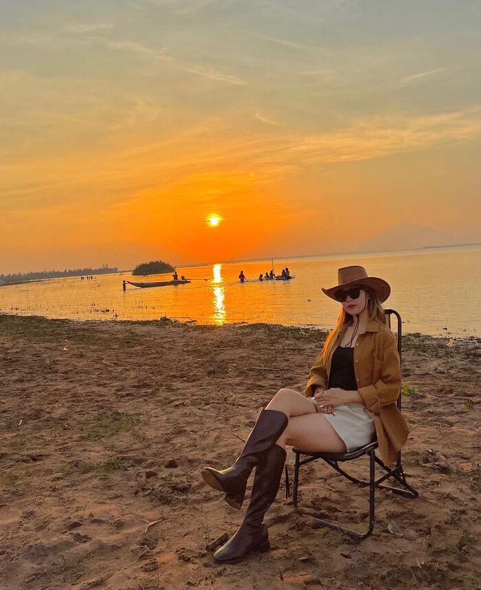 Du lịch mùa hè ở Tây Ninh ngắm hoàng hôn ở hồ Dầu Tiếng