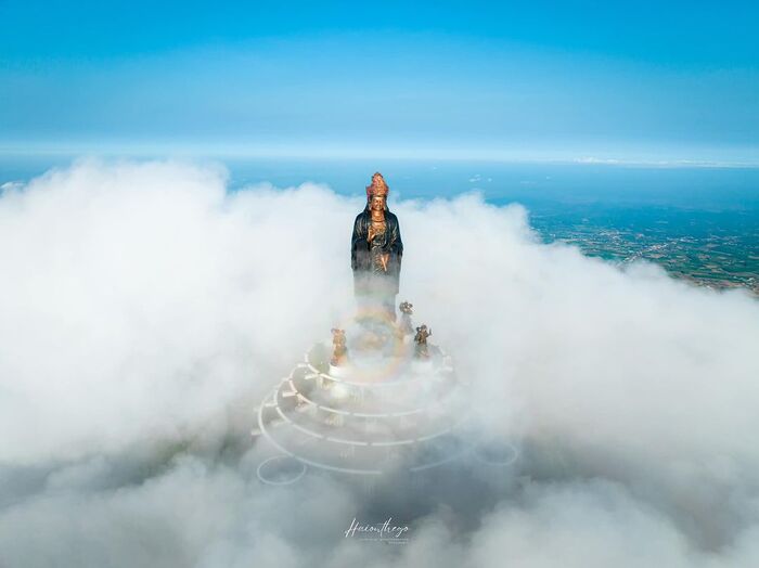 Du lịch mùa hè ở Tây Ninh săn mây ở núi Bà Đen