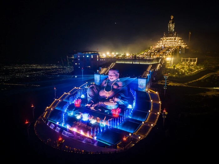 hoạt động du lịch ở núi Bà Đen Tây Ninh - Xem biểu diễn show nhạc nước hiện đại