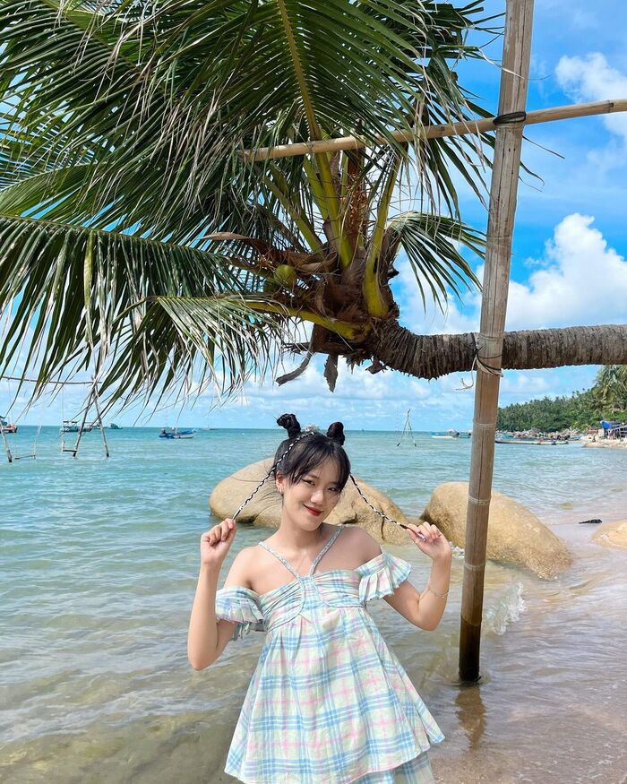 Check-in với cây dừa nằm ngang ở Hòn Sơn Kiên Giang 