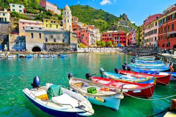 Hòa mình vào khung cảnh thơ mộng trong cẩm nang du lịch châu Âu mùa hè