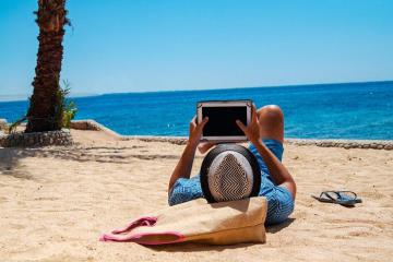 Mẹo bảo vệ tài sản khi đi biển: Bật mí cách giấu đồ ‘trá hình’ cực hay ho