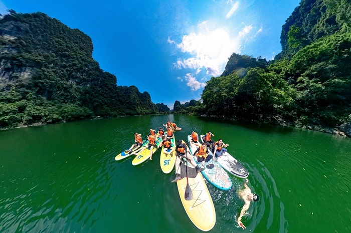 Chèo SUP, thỏa thích bơi lội tại Thung lũng Lân Ty Lạng Sơn