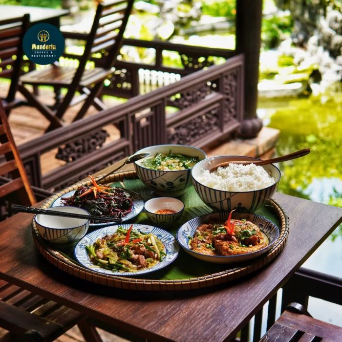 tiệm cơm ngon ở Huế Cơm mắm Cô Ri 