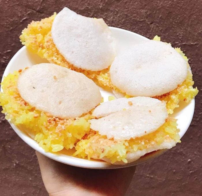 đặc sản độc đáo ở Quảng Bình Quảng Trị  Xôi vò kẹp bánh phồng