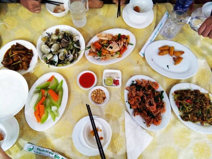 Thưởng thức hải sản ngon khi ghé thăm biển Cồn Vành Thái Bình Hưng Yên