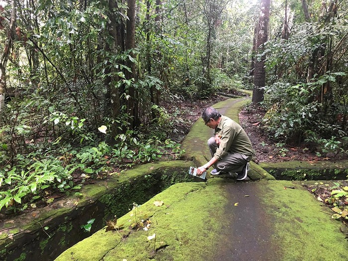 Nếu có cơ hội đến thăm quan Khu di tích Trung ương Cục miền Nam, đừng quên lưu ý cách ăn mặc và hành xử tôn trọng di tích.