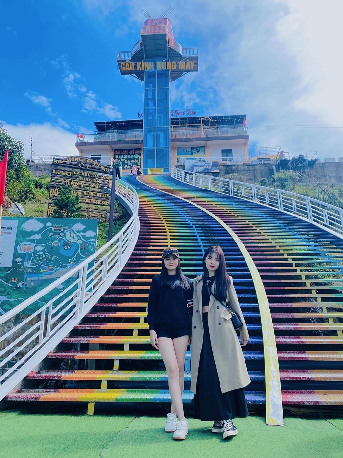 Khu du lịch Cầu kính Rồng Mây Lai Châu cách Sapa không xa