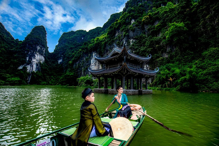 Kinh nghiệm du lịch thắng cảnh Tràng An có thể tới một cách nhanh chóng, thuận tiện