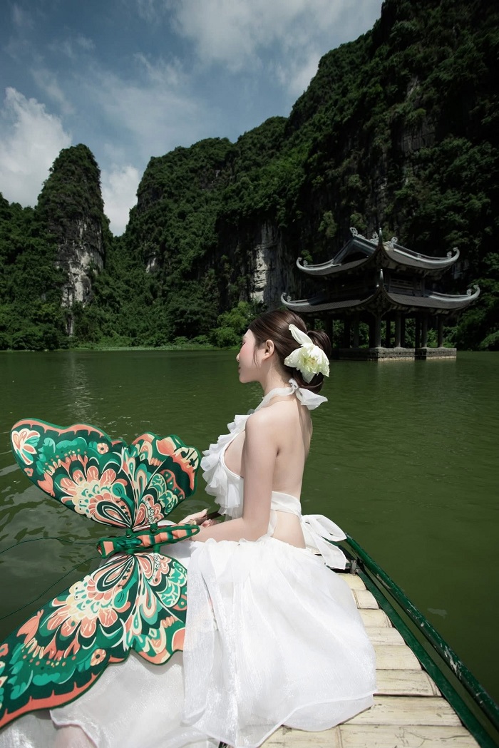 Kinh nghiệm du lịch thắng cảnh Tràng An đi thuyền là trải nghiệm không thể bỏ qua khi tới Tràng An