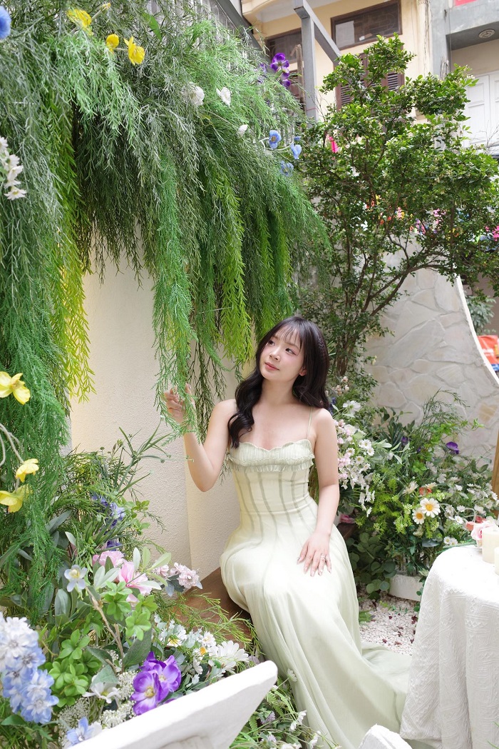 Tha hồ tạo dáng trong mọi góc xịn xò tại quán cà phê vibe mùa hè ở Hà Nội