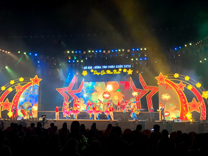 Ăn chơi gì khi tới Bà Rịa? Quảng trường công viên Bà Rịa