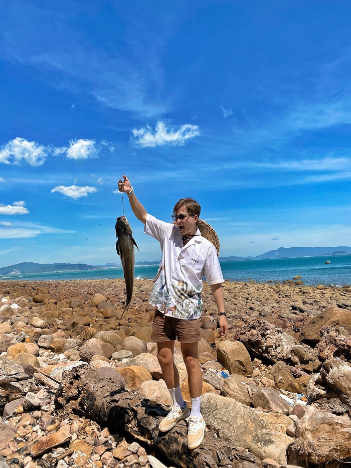 Đừng quên thưởng thức hải sản tươi ngon ở Bãi Đông Thanh Hoá