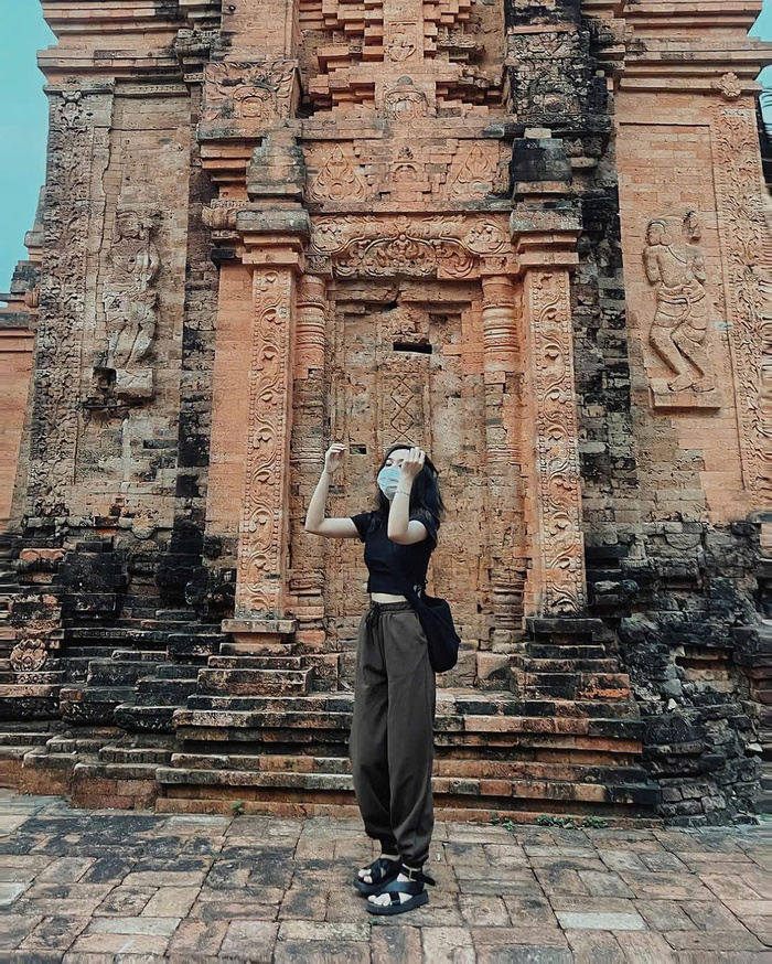 Ghé thăm các di tích lịch sử ở Tây Ninh - Tháp cổ Chót Mạt