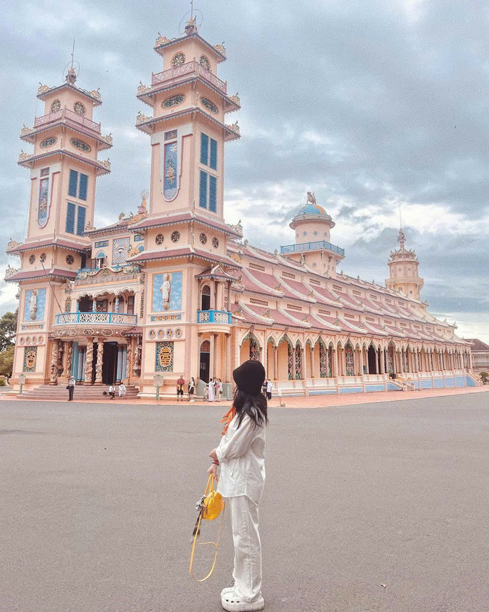 Ghé thăm các di tích lịch sử ở Tây Ninh - Tòa Thánh Cao Đài Tây Ninh