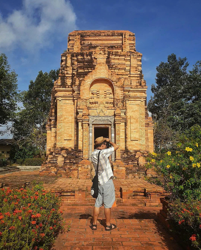 Ghé thăm các di tích lịch sử ở Tây Ninh - Tháp cổ Chót Mạt