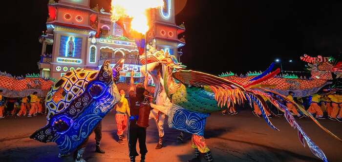 Ghé thăm các di tích lịch sử ở Tây Ninh - Tòa Thánh Cao Đài Tây Ninh