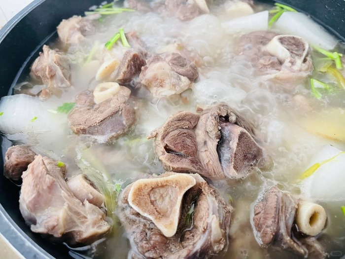 Cùng cẩm nang du lịch Cam Túc Trung Quốc  thưởng thức món súp thịt cừu