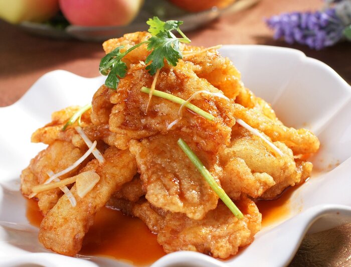 Nếm thử Thịt lợn chua ngọt ở Cát Lâm.