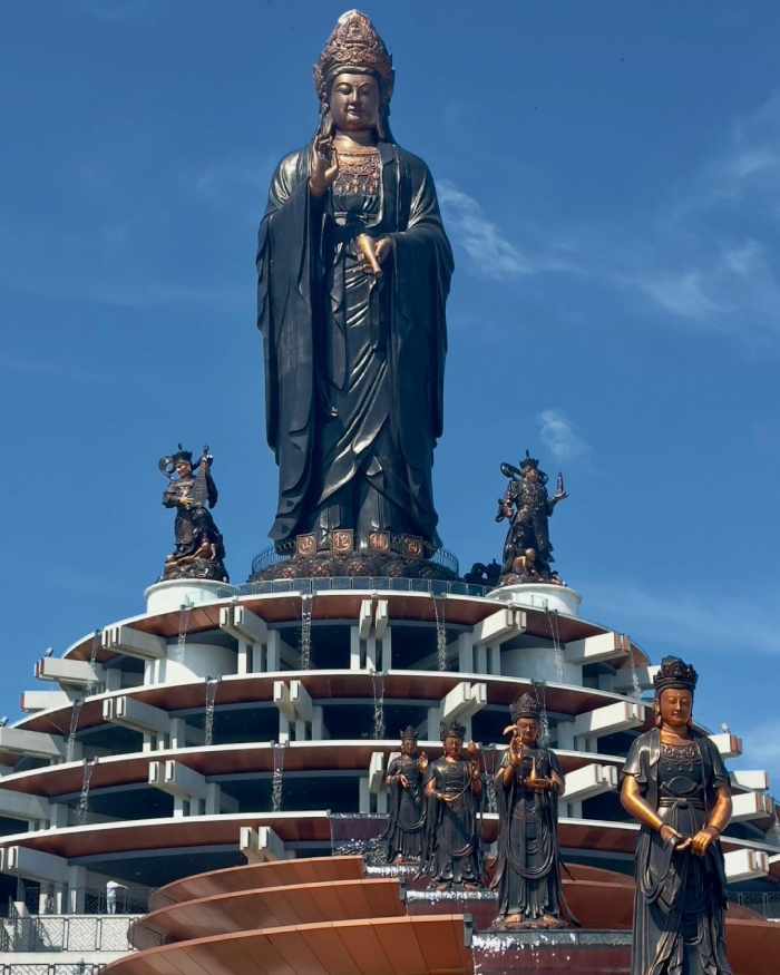 Núi Bà Đen là điểm đến nổi bật nhất tại Tây Ninh