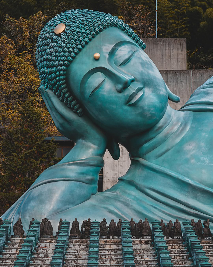 Kiến trúc truyền thống và tượng điêu khắc phong phú tại chùa nanzoin Nhật bản