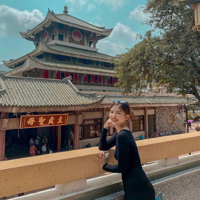 Tham quan các ngôi chùa thiêng ở Châu Đốc An Giang