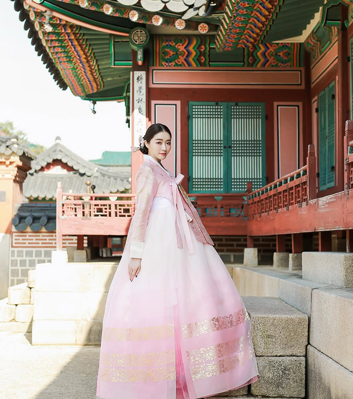 Đi tới cung điện Gyeongbok Hàn Quốc bắng tàu điện