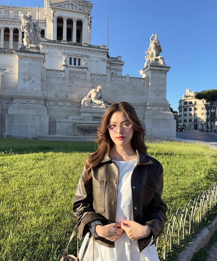 Diễn đàn La Mã (Roman Forum) tại đấu trường la mã cổ đại Colosseum Châu Âu