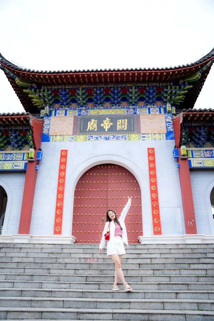 Du lịch Đông Hưng Trung Quốc - Tham quan Công viên hữu nghị Trung – Việt