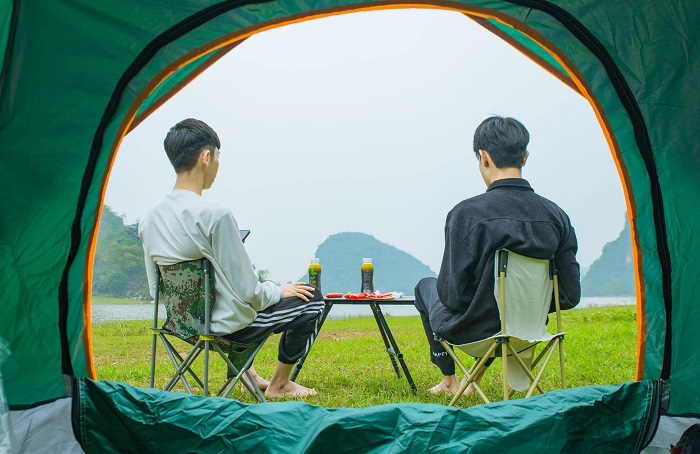 Nhiều người tìm tới hồ Tuy Lai để camping khi Du lịch Đồng Lạc Hà Nội