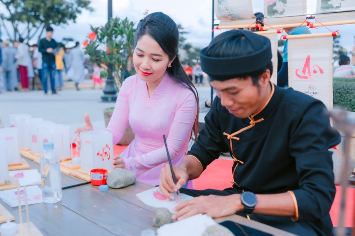 Du lịch Tây Ninh về đêm đi đâu - Núi Bà Đen