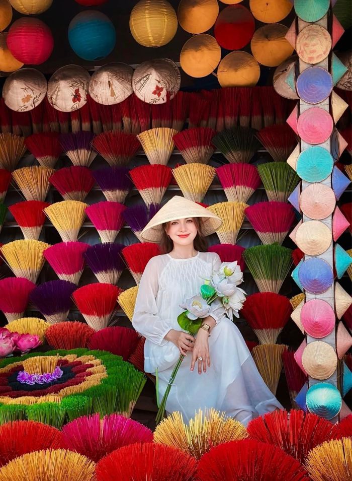 thời gian check-in đến làng hương Thuỷ Xuân Huế 