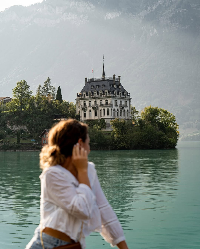 Thác Giessbach gần làng ISeltwald châu Âu