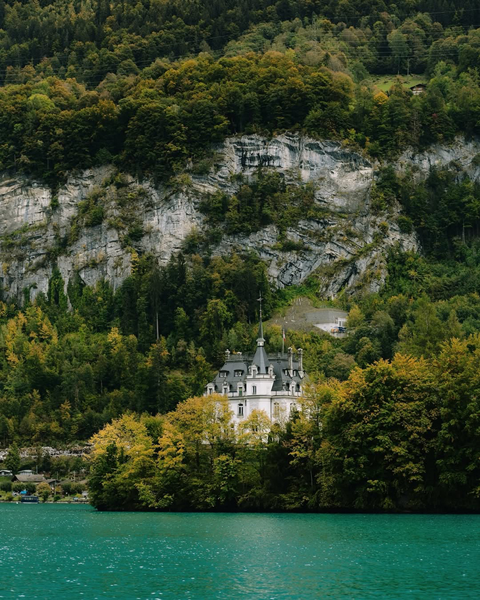 Di chuyển bằng tàu hỏa đến Interlaken