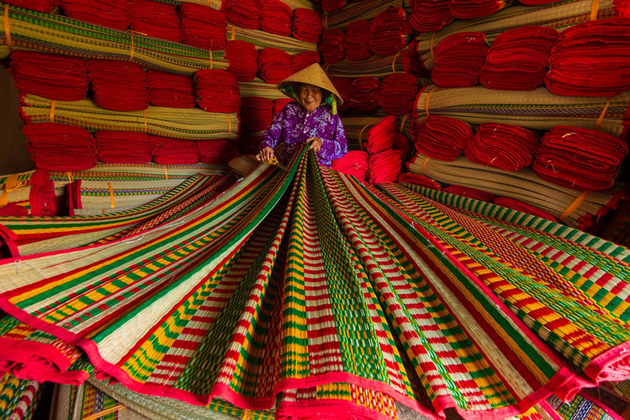 Khám phá các làng nghề dệt chiếu ở Việt Nam - Làng nghề dệt chiếu lác Phú Tân