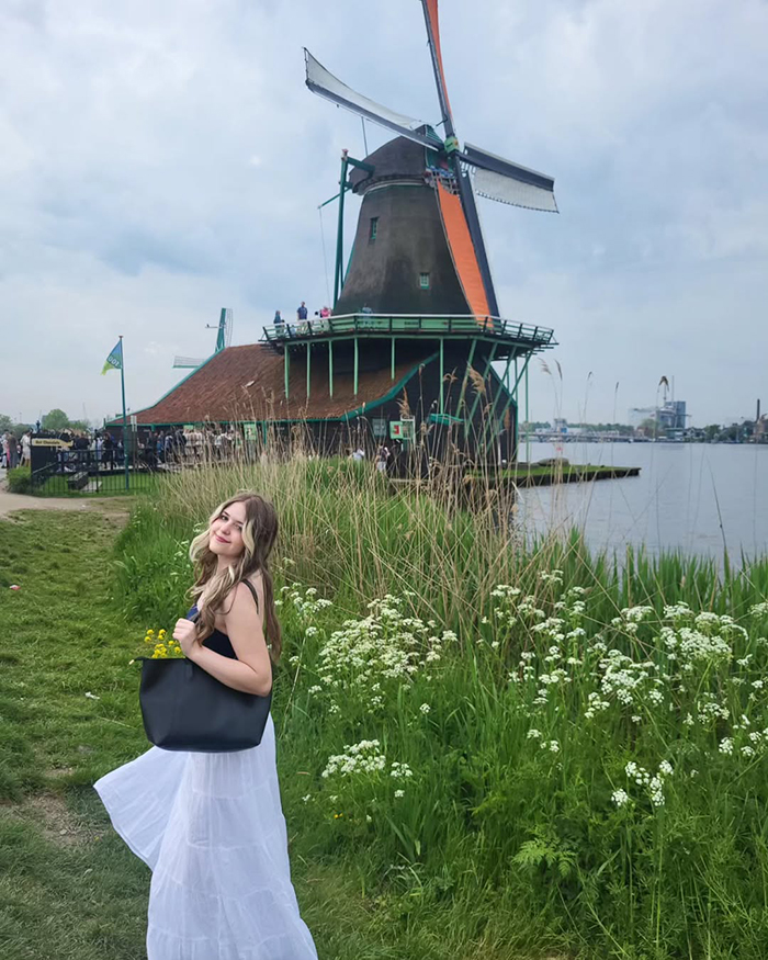Các cối xay gió cổ (Windmills) tại làng Zaanse Schans châu Âu