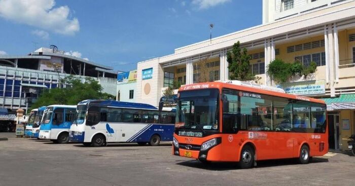 Tham quan các ngôi chùa đẹp ở Vĩnh Long - Di chuyển bằng xe khách 