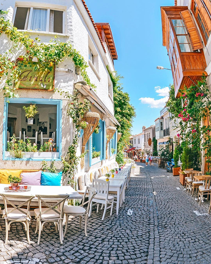 Phố cổ Alacati (Alacati Old Town) tại ngôi làng Alacati Thổ Nhĩ Kỳ