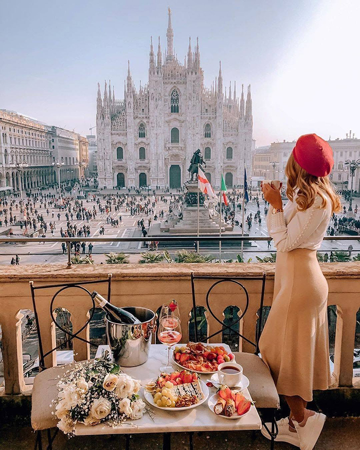 Cách di chuyển tới quảng trường Piazza Duomo châu Âu