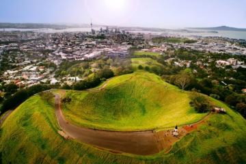 Ghé thăm núi lửa Eden New Zealand - Điểm đến không thể bỏ qua ở Auckland