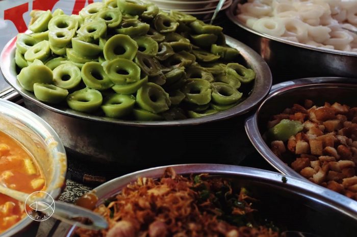 Bánh bèo lá dứa Phan Thiết màu xanh 