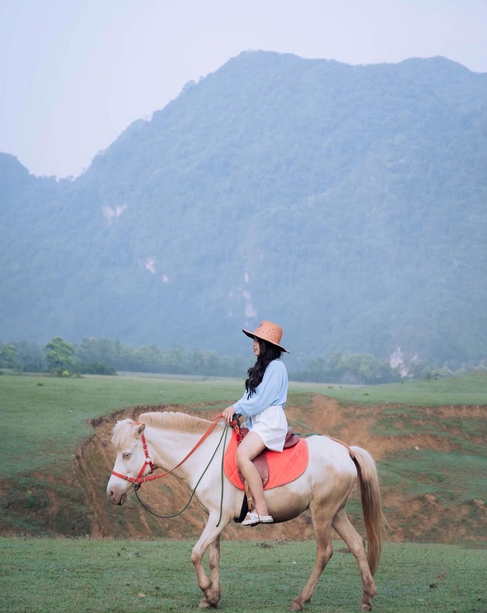 Thử cưỡi ngựa như những kẻ du mục khi tới địa điểm dã ngoại ở Lạng Sơn