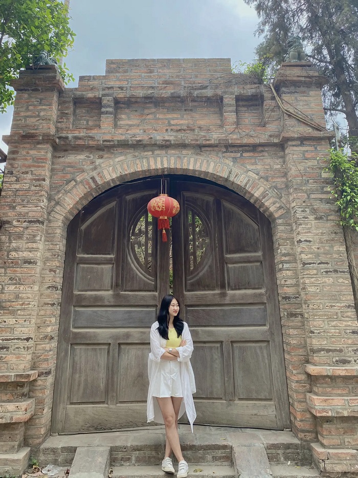 Làng gốm Bát Tràng với khung cảnh cổ kính, thu hút khách du lịch Văn Giang Hưng Yên