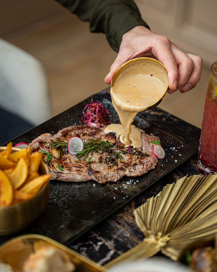 Khám phá đặc sản paris với món ăn ốc sên (Escargots)