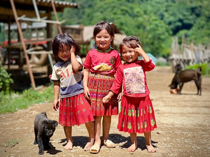 Du lịch Háng Đồng Sơn La để lắng nghe những câu chuyện bình dị của bà con nơi đây