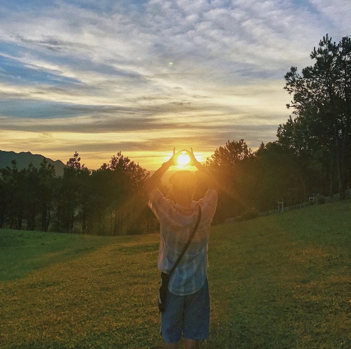 Khoảnh khắc hoàng hôn đẹp mê người khi du lịch Háng Đồng Sơn La